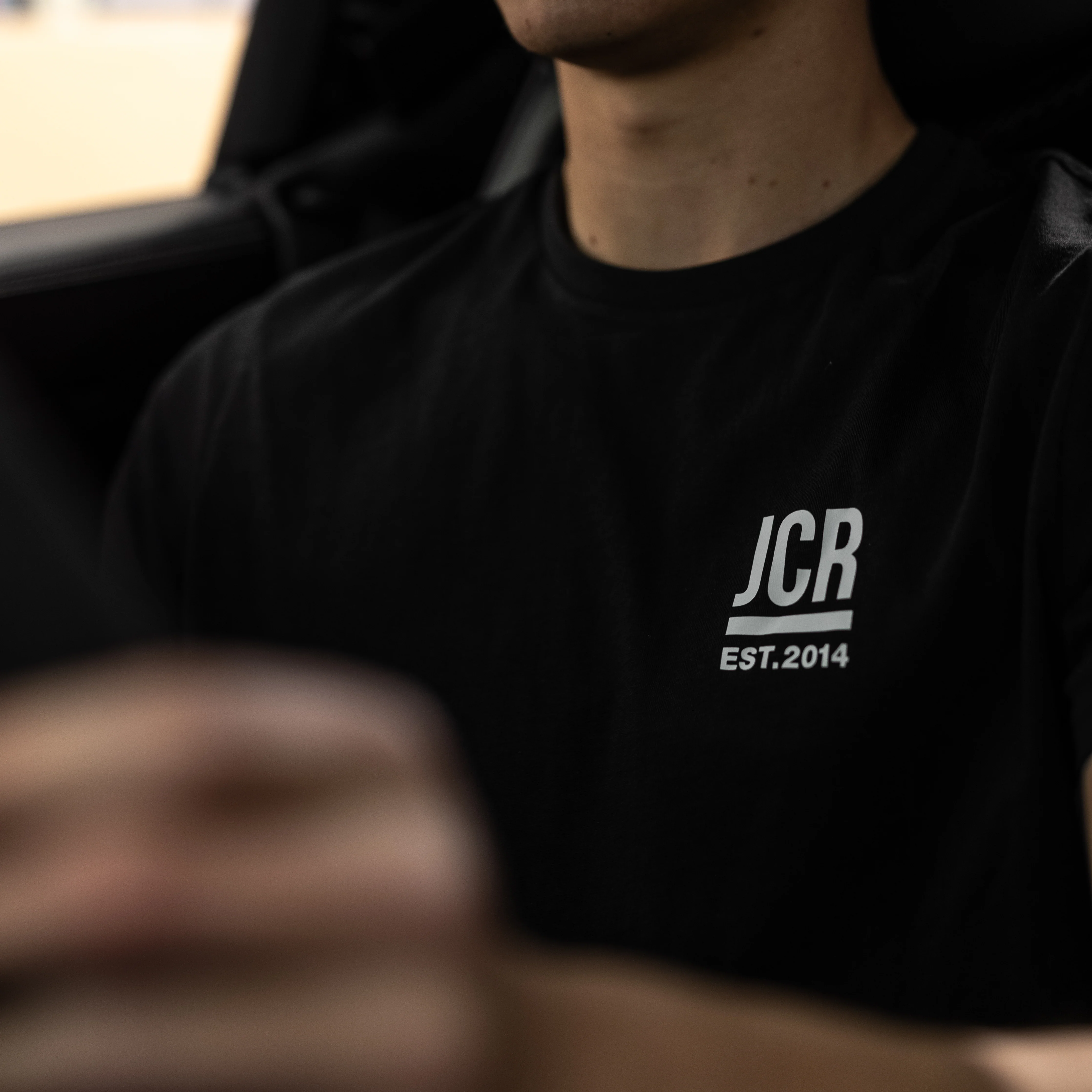 CONTRAST TEE - Image 4